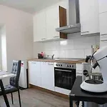 شقة Wunderschoene Und Moderne Mit Garten *