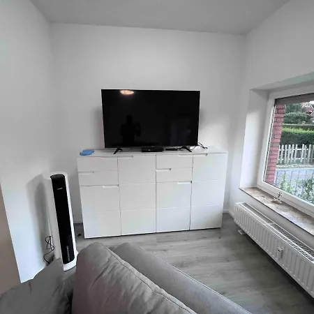 Wunderschoene Und Moderne Mit Garten Apartment Emden