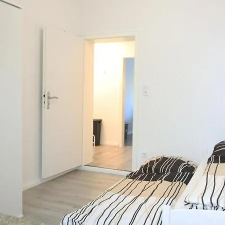 Apartment Wunderschoene Und Moderne Mit Garten